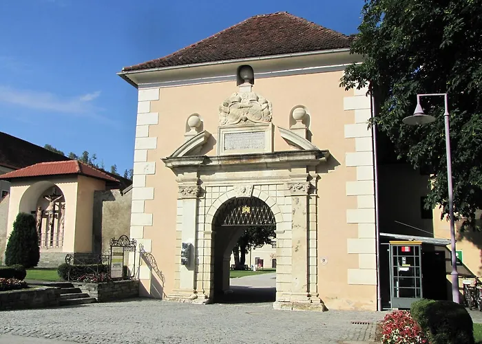 Han/Misafirhane Kronenwirt 3*